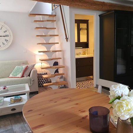 Traverse Du Vieux Chateau 멍똥 외부 사진